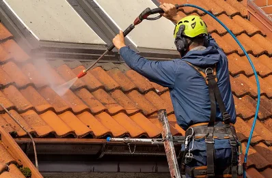 Démoussage et hydrofuge de toiture à Poudis